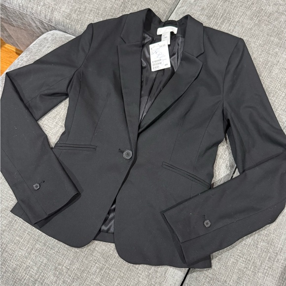 *SOLD* NEW H&M Women’s Black Long Sleeve Button Up Blazer Tailored Size 2 - Picture 3 of 5